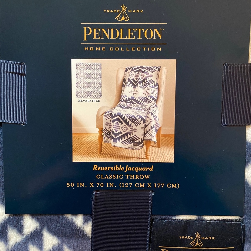 Pendleton Home Collection Reversable Westward - Picture 2 of 4